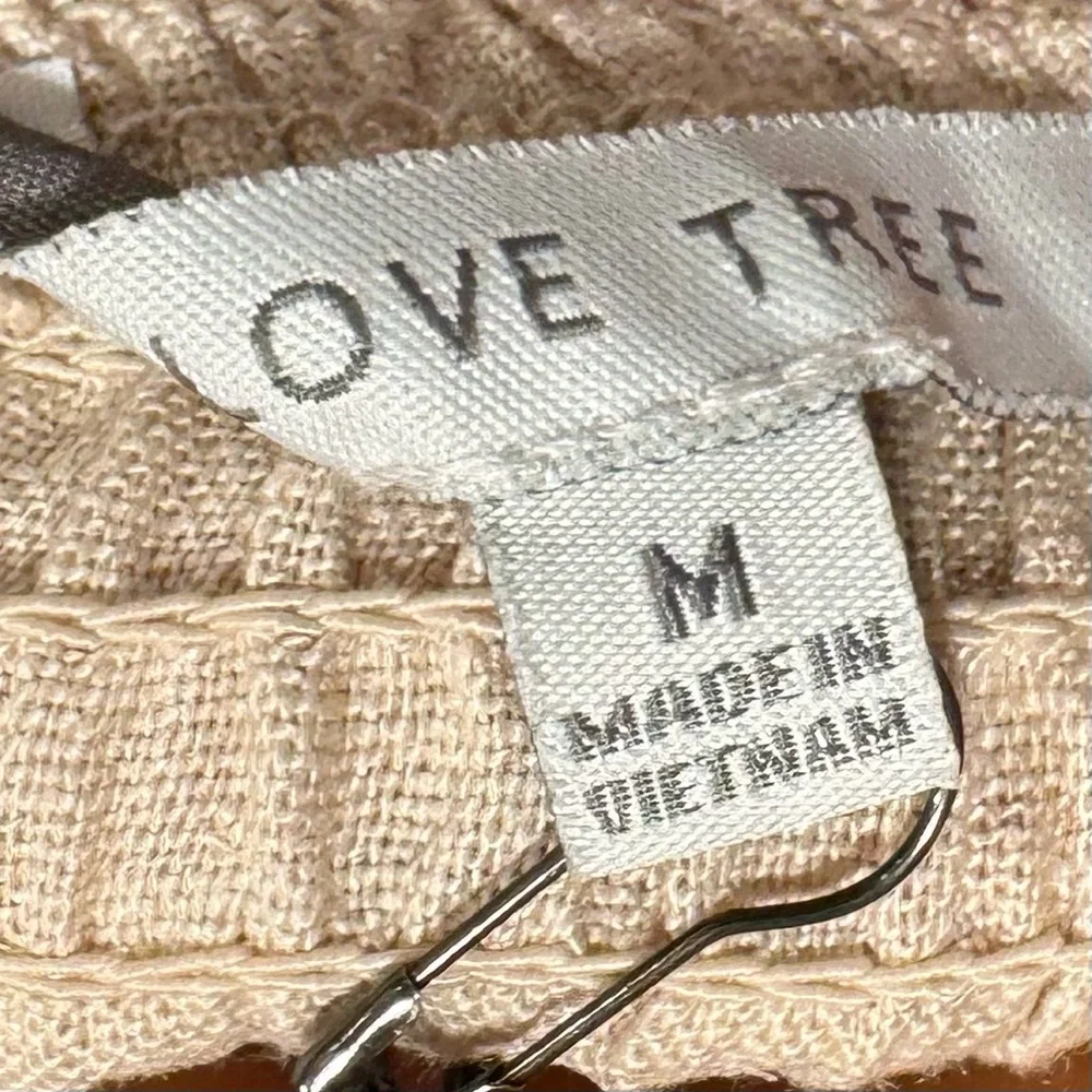 LOVE TREE Linen Blend Pretty Button Top NWT Size Medium - Picture 8 of 8